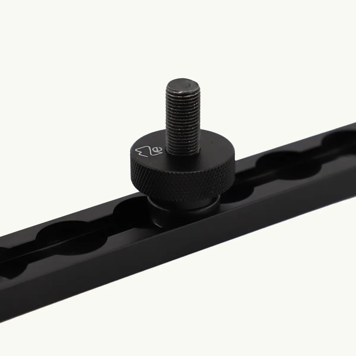 Vanessential Venture L-Track M8 Aluminum Knob (2 Pack) 2