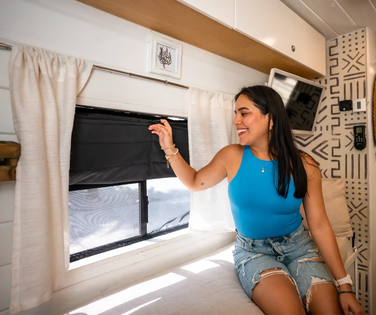 Vanessential Ram Promaster Stealth Crew Window Cover 4