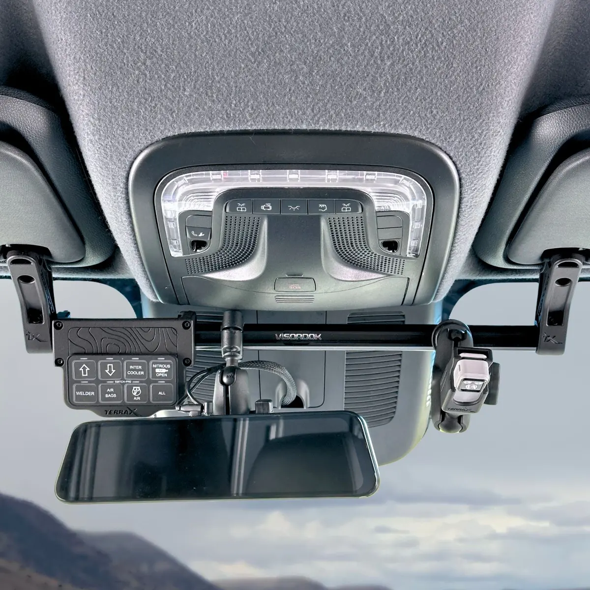 Sprinter Van Visor Tube  Mount For Navigation Devices And Accessories – Terra X Visordok Tubetrak 1