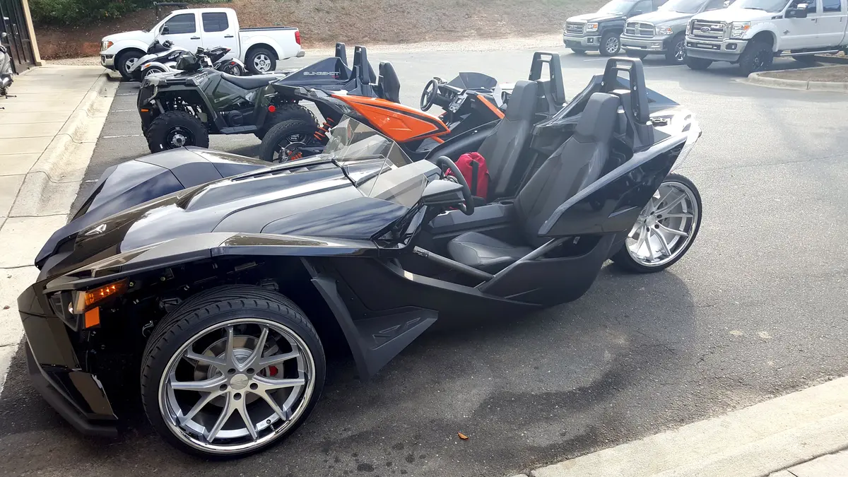 Ferrada Fr2 Slingshot 20" Front 22" Rear Wheel And Tire Package 1