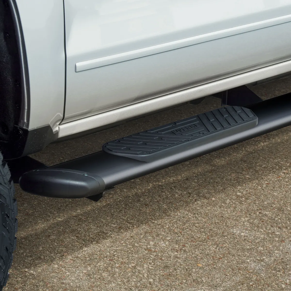Luverne 277088-401535 Luverne 277088-401535 Black Stainless 88" Side Steps For Select Ford Lightning 1