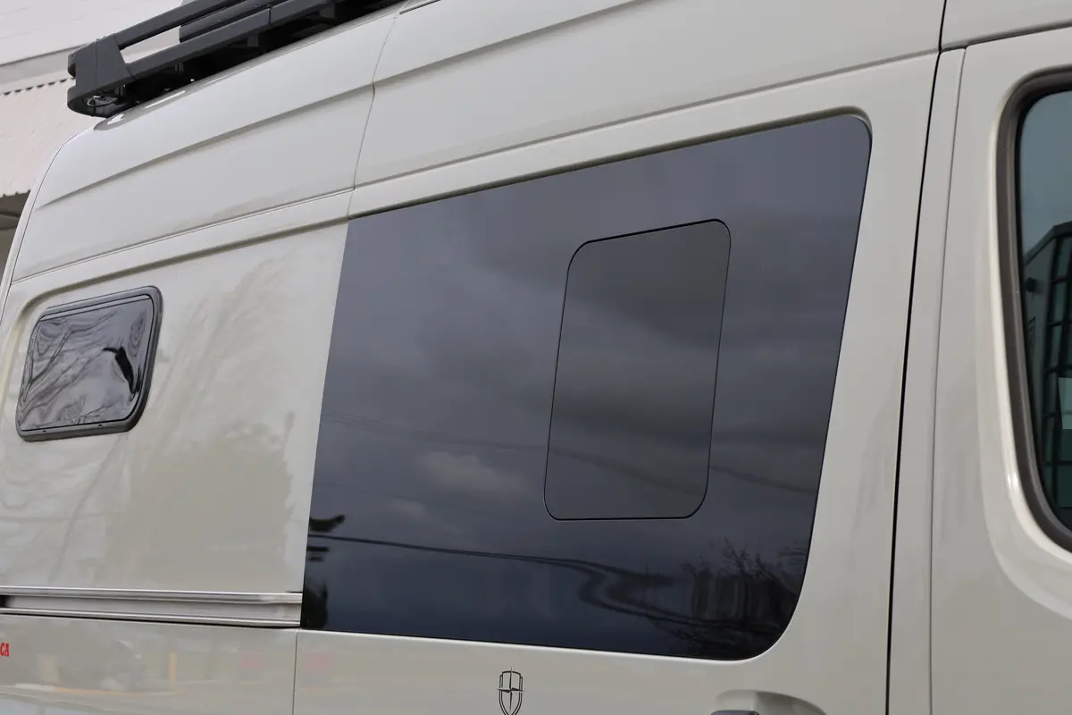 Mercedes Sprinter Oem Style Flush-Sliding Window 2