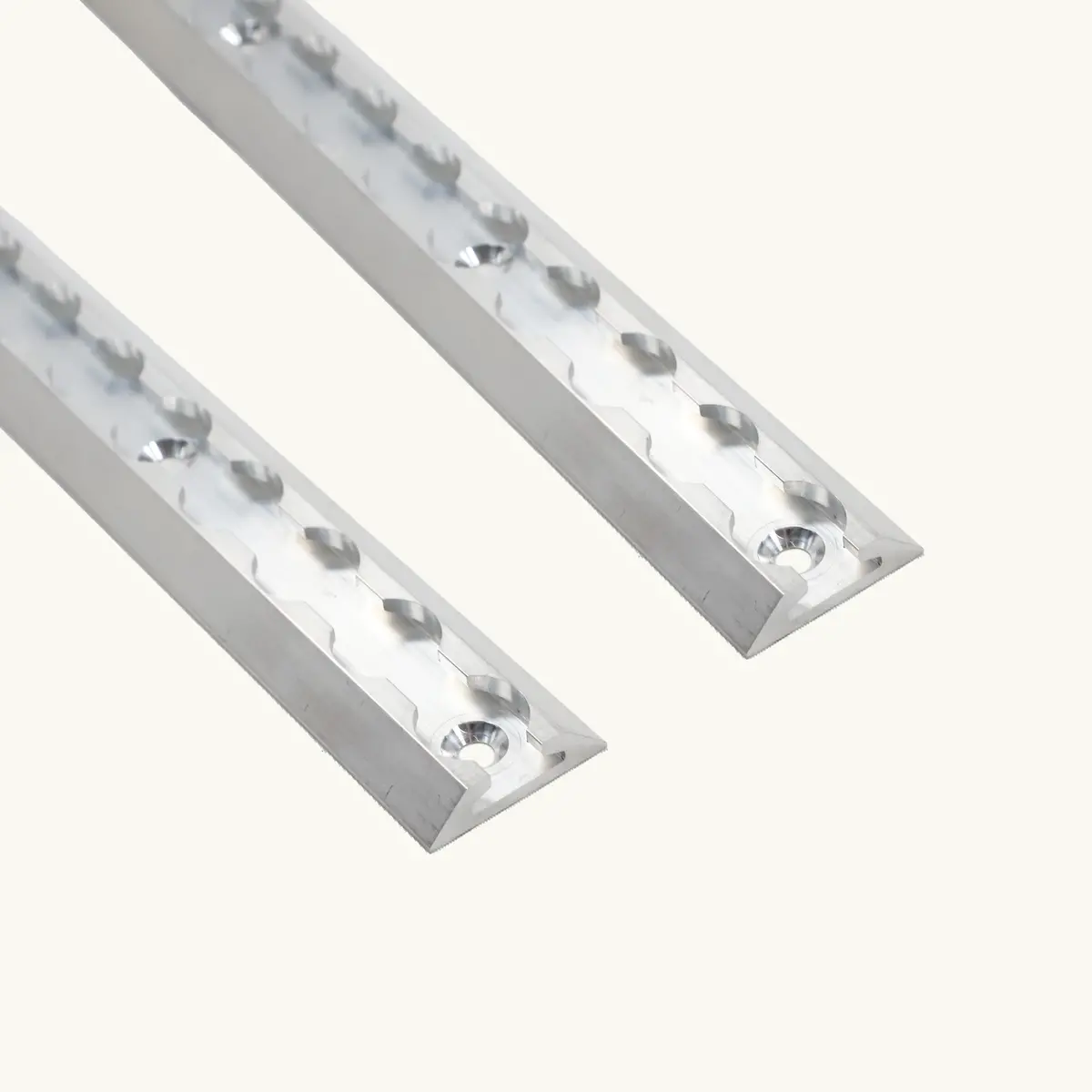 Vanessential Raw Angled Venture L-Track (2 Pack) 1