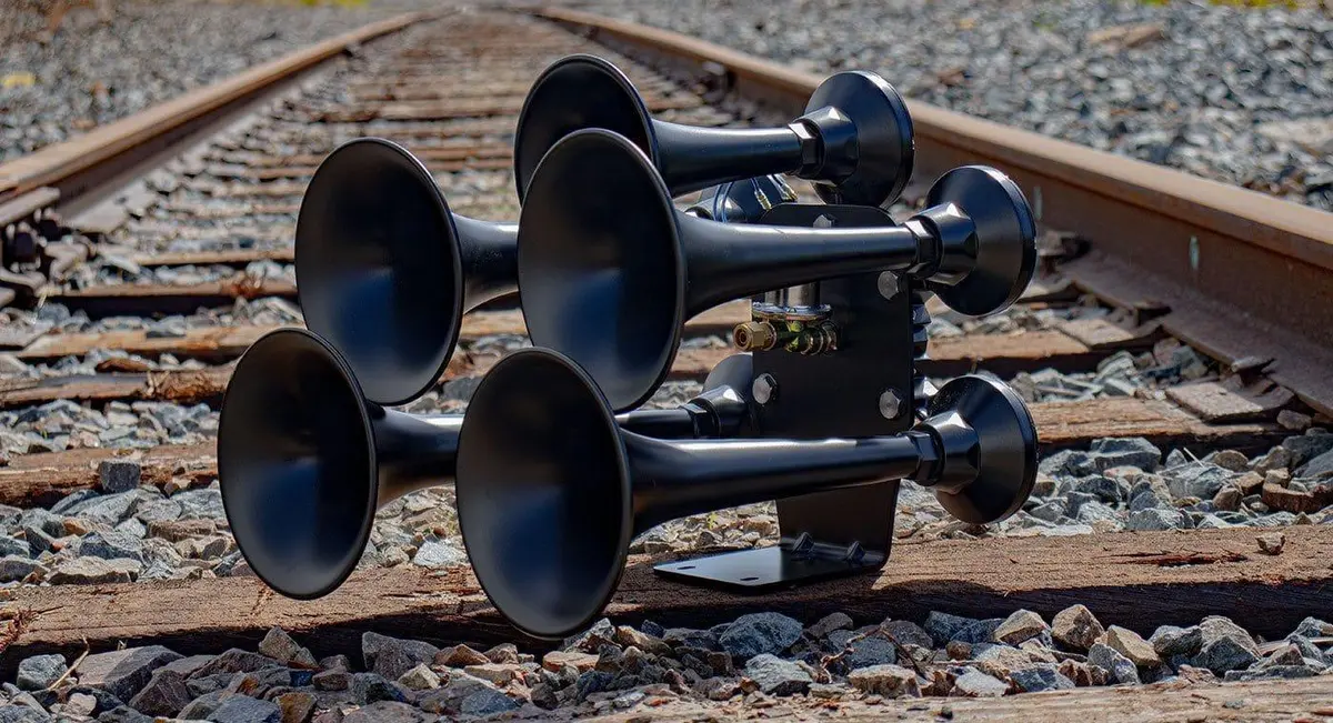Katrina 544K Nightmare Edition Train Horn Kit 2