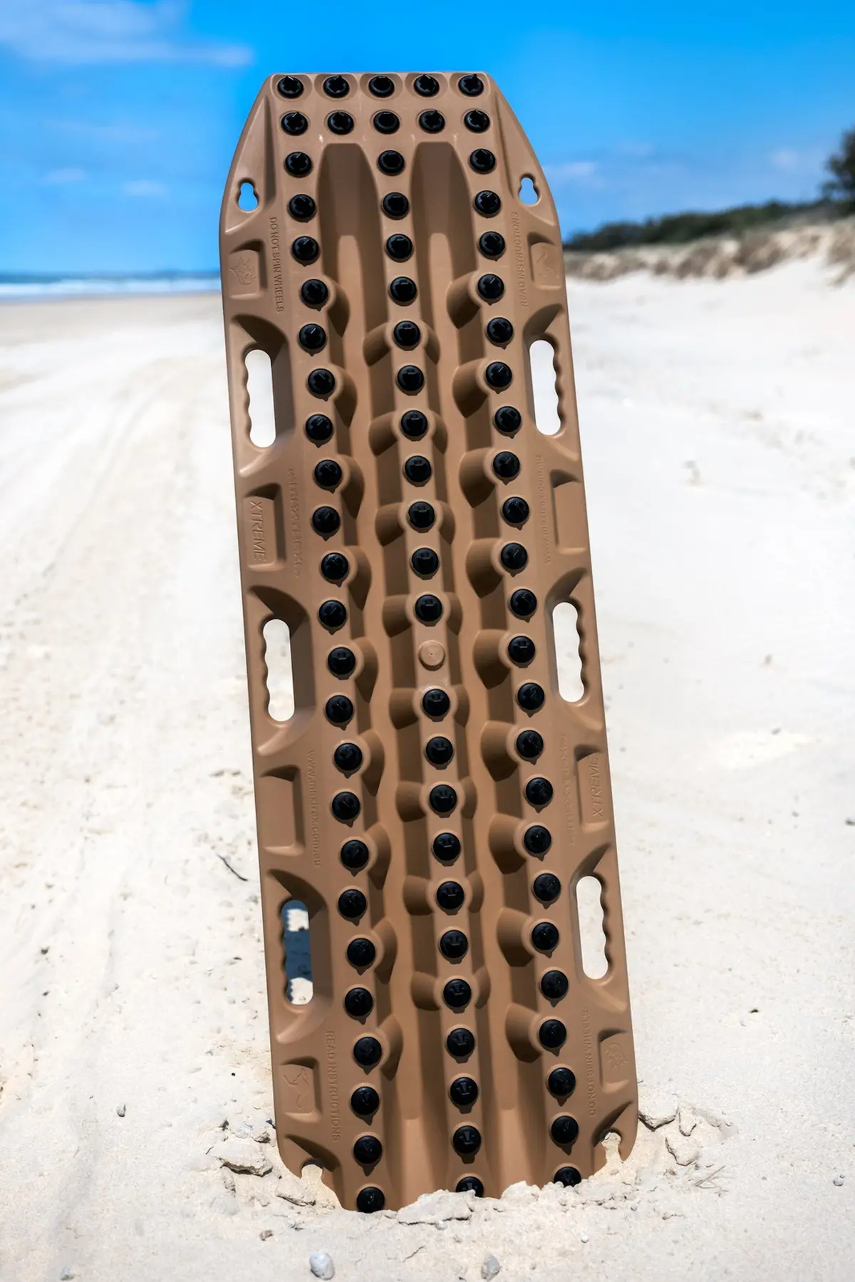 Maxtrax Xtreme Desert Tan Recovery Boards 2