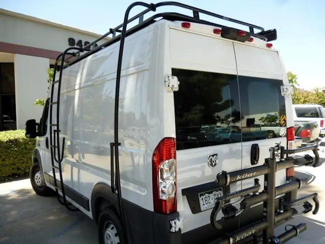 Aluminess Ram Promaster Surf Pole 1