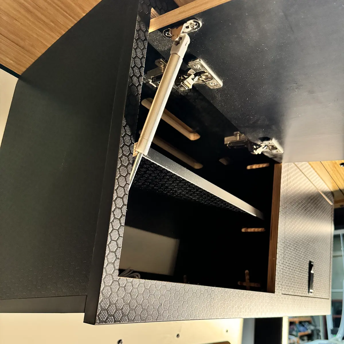 Sergsupply Aero Overhead Van Cabinet - Squared 5