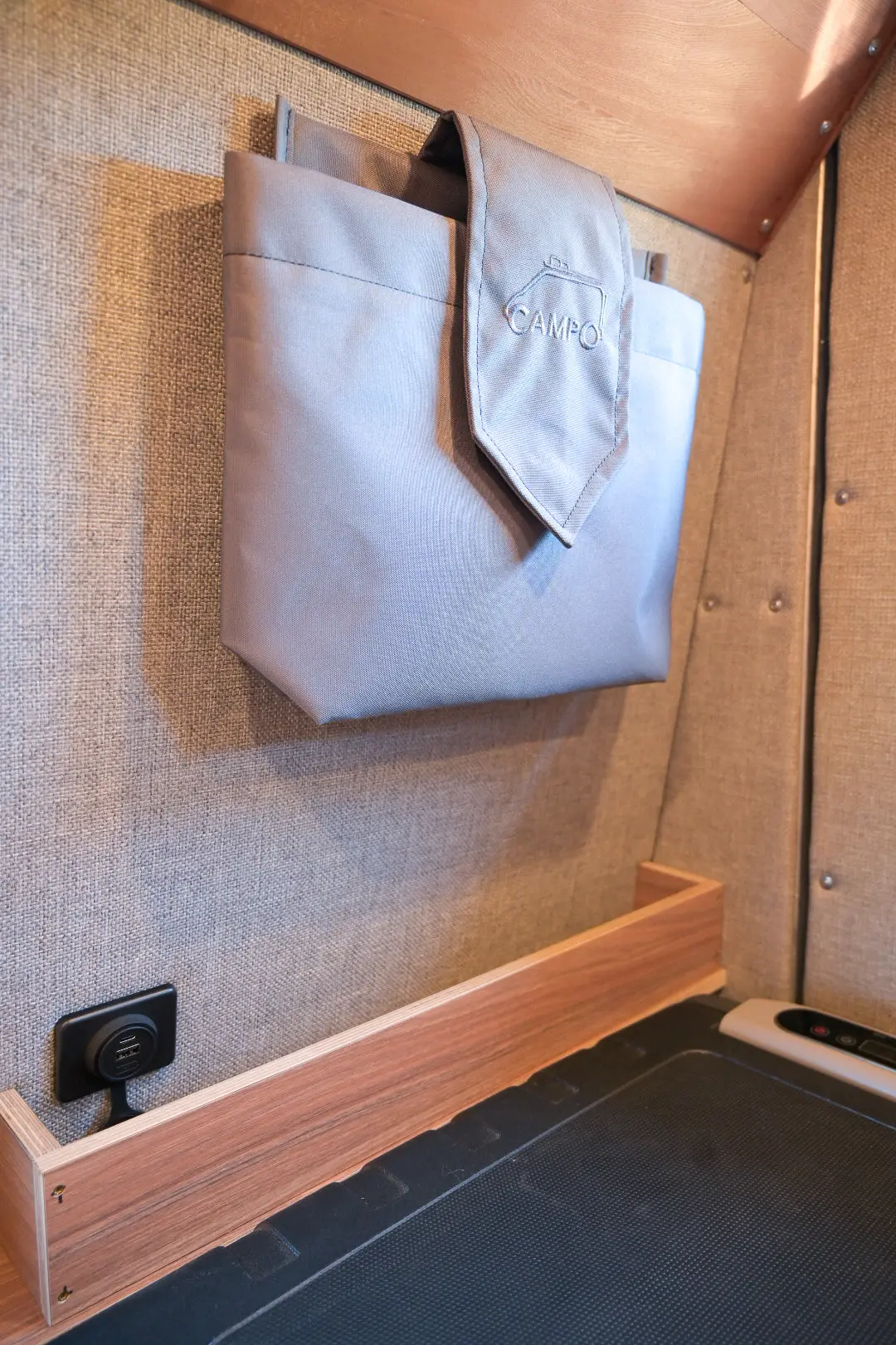 Campovans Small Wall Mounted Bag 1