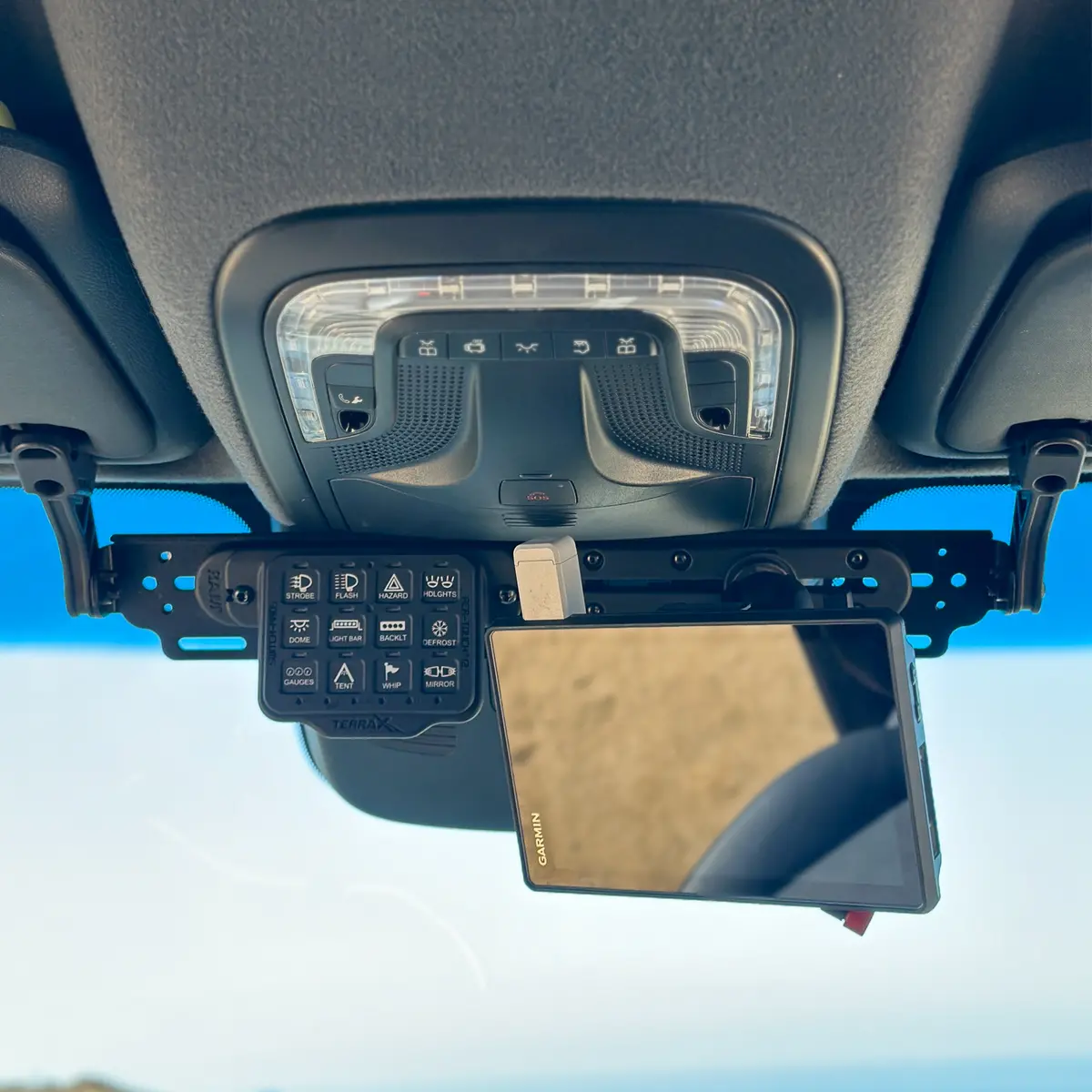 Terra X Sprinter Van Visor Track Mount For Navigation Devices And Accessories – Terra X Visordok (Ncv3 & Vs30) 1