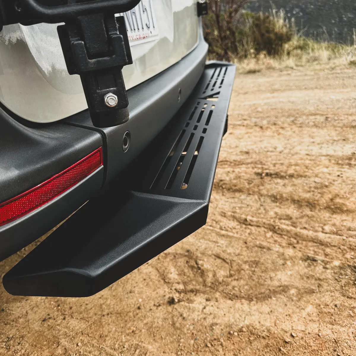 Aluminess 2019+ Mercedes Sprinter Rear Door Recon Nerf Step 1
