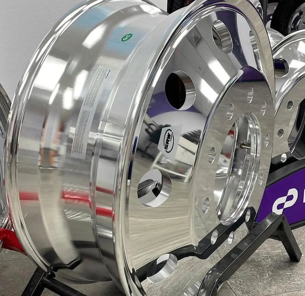 Truck Wheel 22.5X8.25 Speedmax Aluminum 10X285mm Hub Pilot Offset 168Mm 1