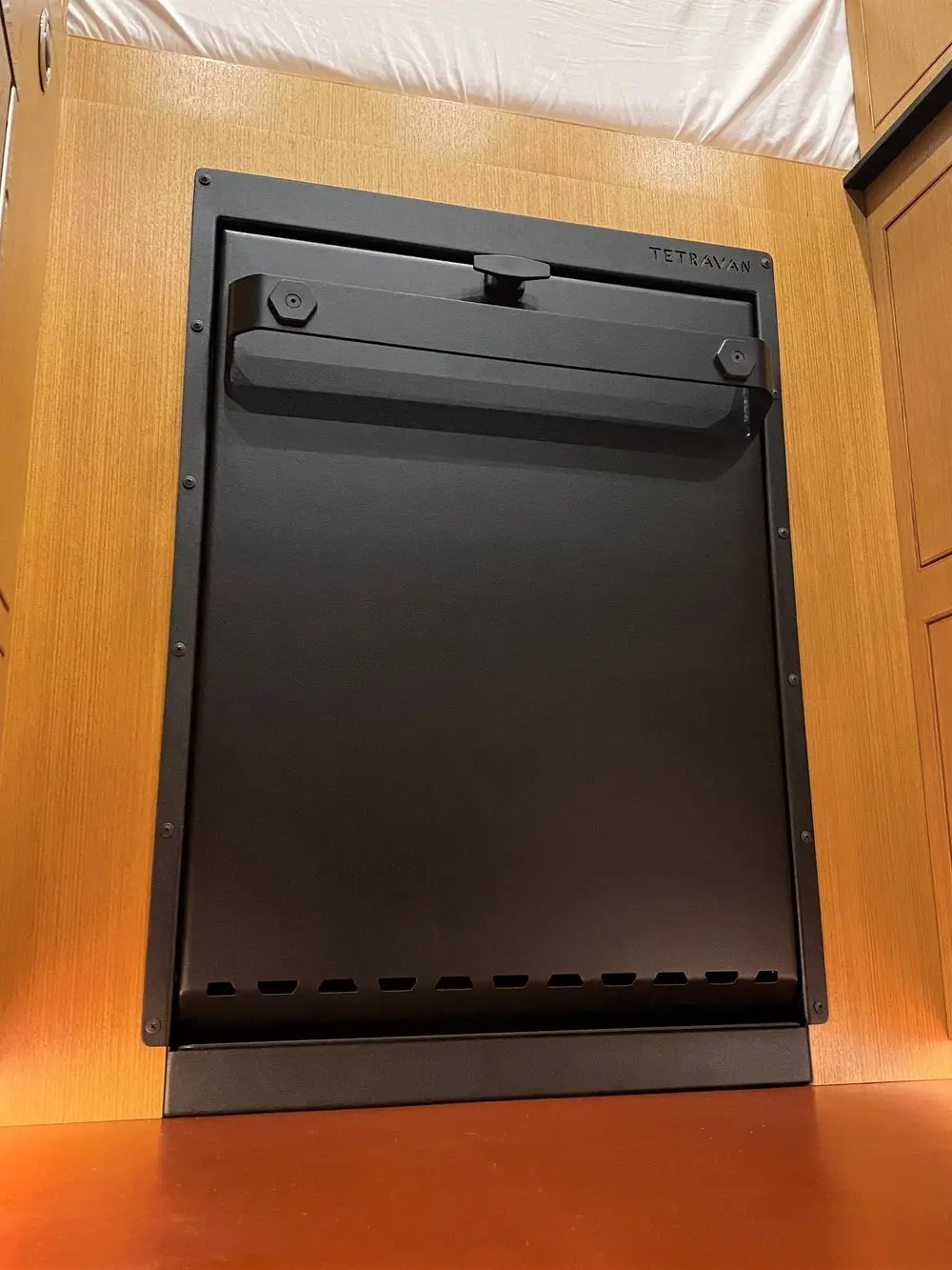 Tetravan Folding Shower 2.1 With Magnetic Curtain 1